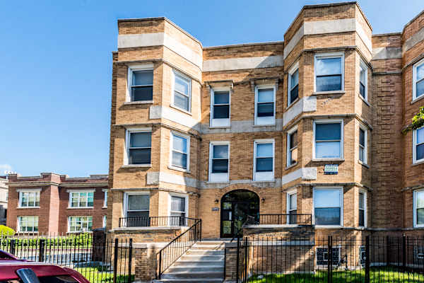 1030 E 47th St property